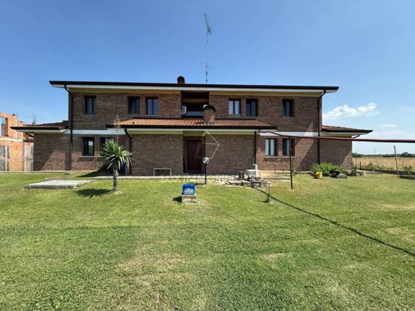 casa indipendente in vendita a Fiscaglia in zona Migliarino