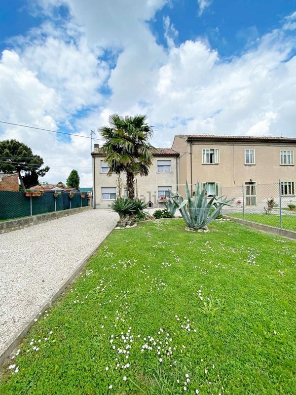 casa indipendente in vendita a Fiscaglia in zona Migliarino