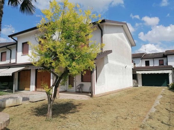 casa indipendente in vendita a Fiscaglia in zona Massa Fiscaglia