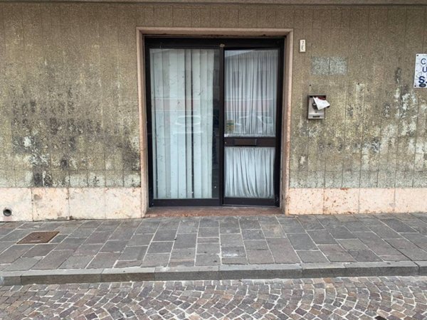 negozio in vendita a Fiscaglia in zona Migliaro
