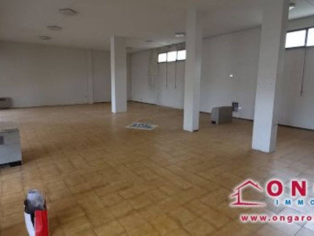 negozio in vendita a Fiscaglia in zona Migliarino