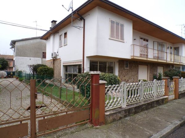 casa indipendente in vendita a Fiscaglia in zona Migliarino