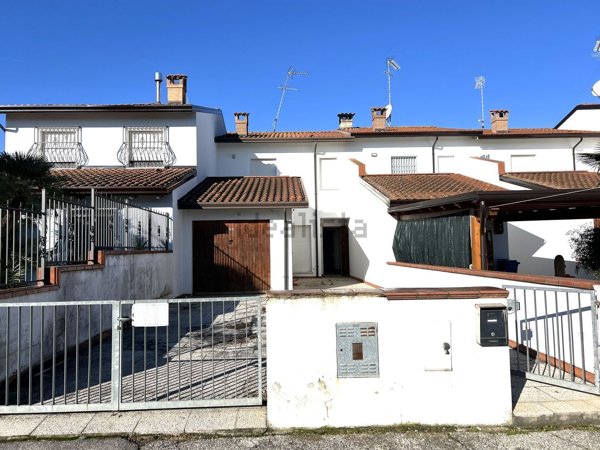 casa indipendente in vendita a Fiscaglia in zona Migliaro