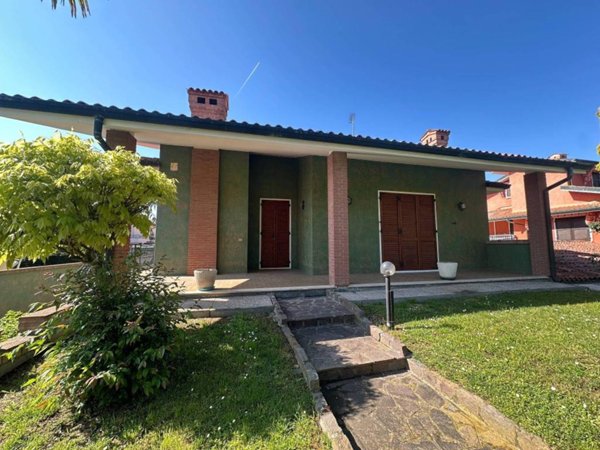 casa indipendente in vendita a Fiscaglia in zona Migliaro