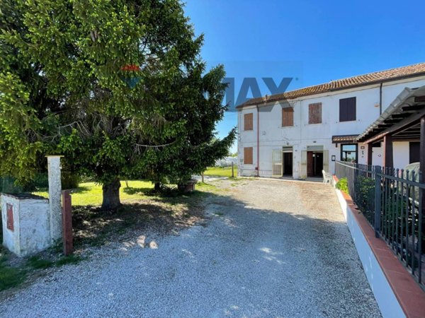 casa indipendente in vendita a Fiscaglia in zona Massa Fiscaglia