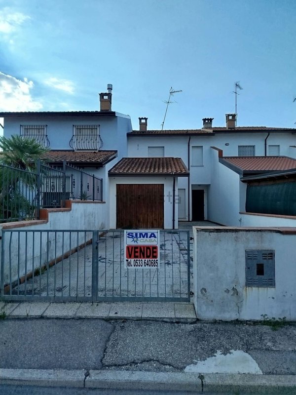 casa indipendente in vendita a Fiscaglia in zona Migliaro