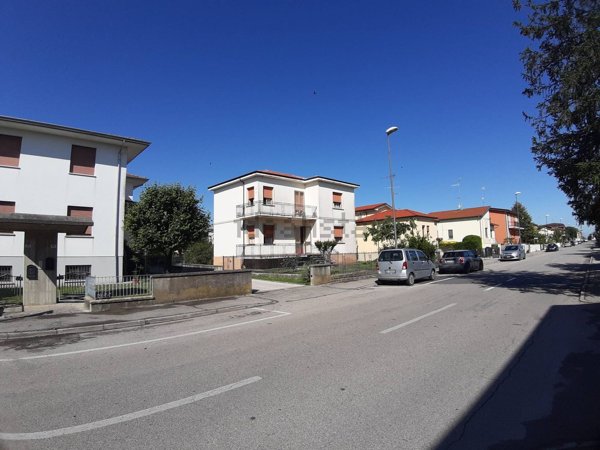 casa indipendente in vendita a Terre del Reno