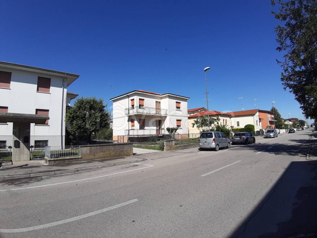 casa indipendente in vendita a Terre del Reno