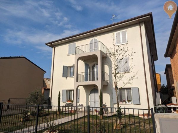 appartamento in vendita a Terre del Reno in zona Mirabello