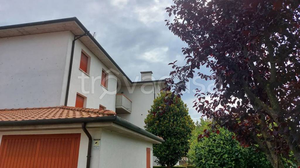 appartamento in vendita a Terre del Reno in zona Sant'Agostino