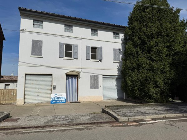 casa indipendente in vendita a Terre del Reno in zona Sant'Agostino