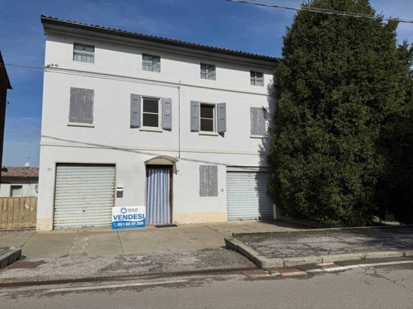 casa indipendente in vendita a Terre del Reno in zona Sant'Agostino