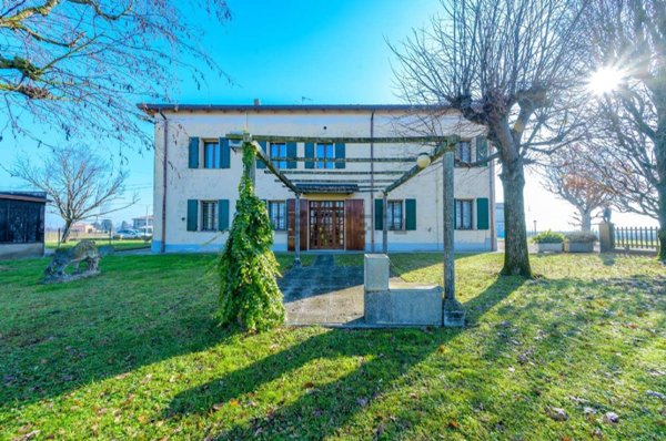 casa indipendente in vendita a Terre del Reno in zona Sant'Agostino