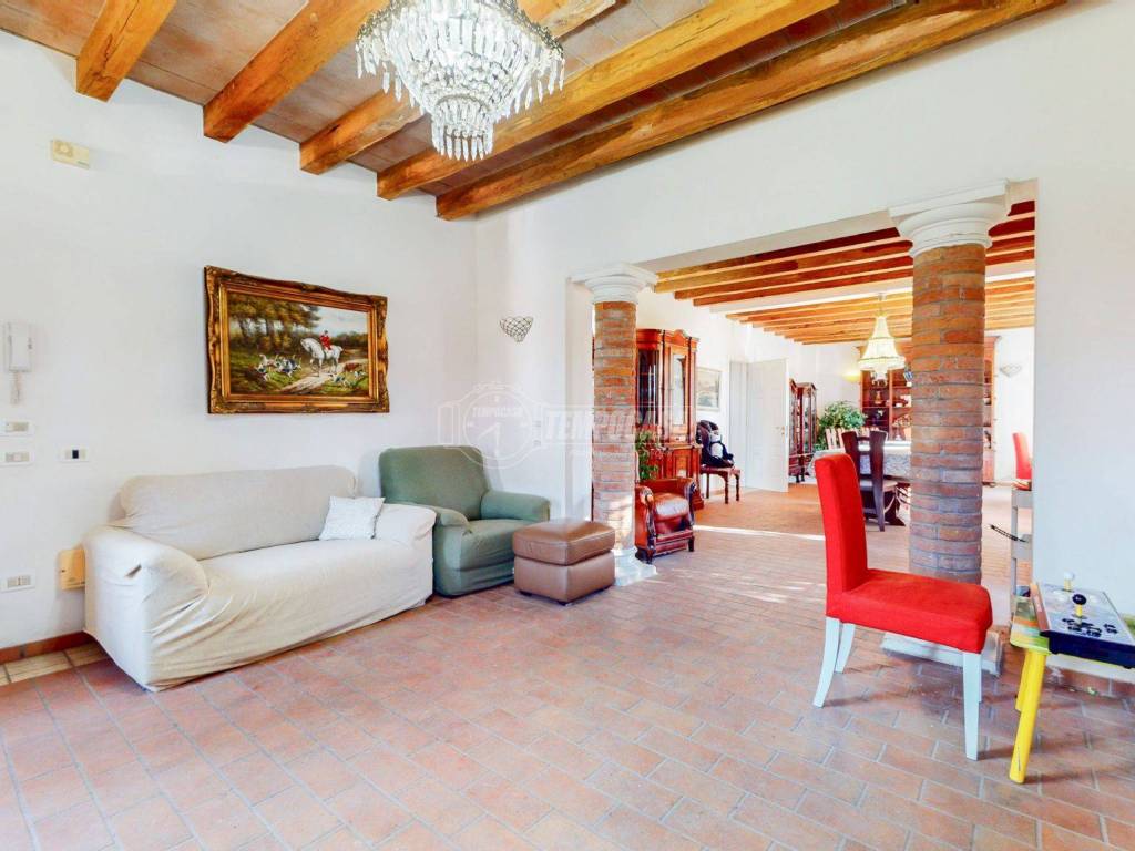 casa indipendente in vendita a Terre del Reno in zona Mirabello