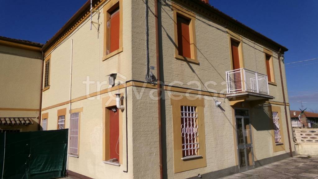 casa indipendente in vendita a Terre del Reno