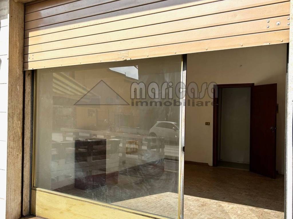 negozio in vendita a Terre del Reno in zona Mirabello