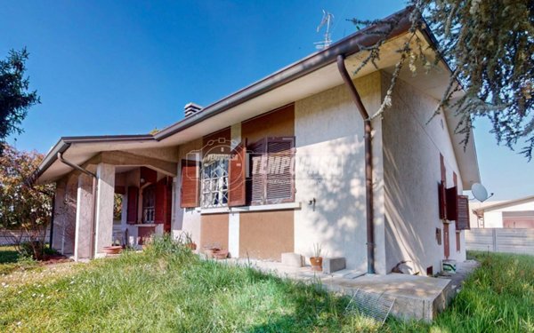 casa indipendente in vendita a Terre del Reno