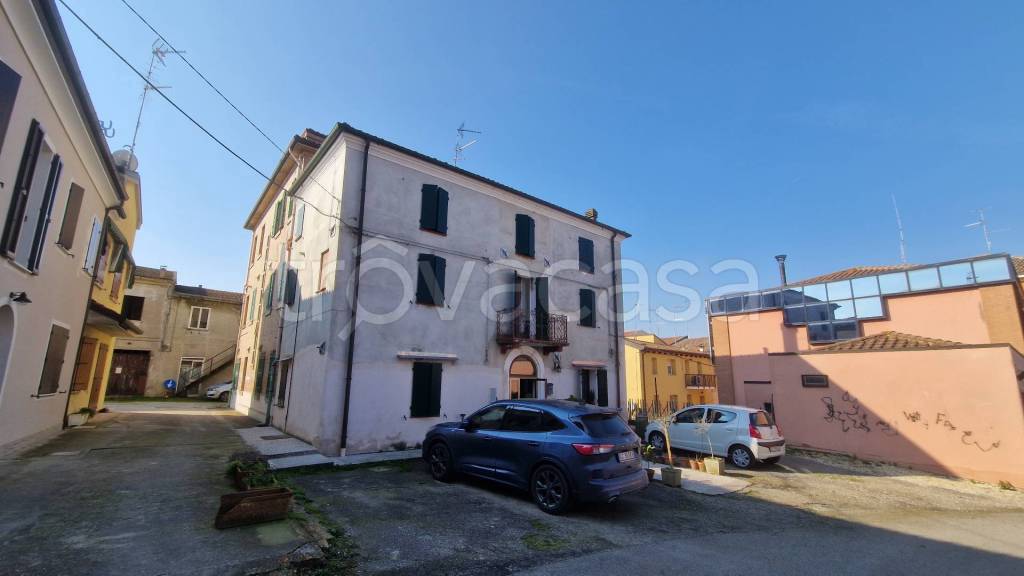 casa indipendente in vendita a Terre del Reno in zona Mirabello