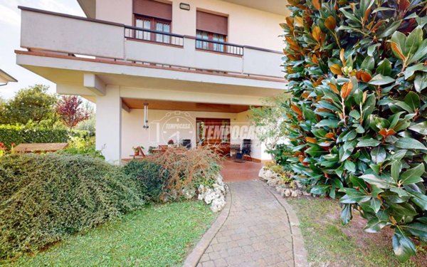 casa indipendente in vendita a Terre del Reno