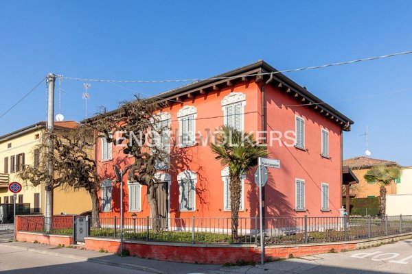 casa indipendente in vendita a Terre del Reno