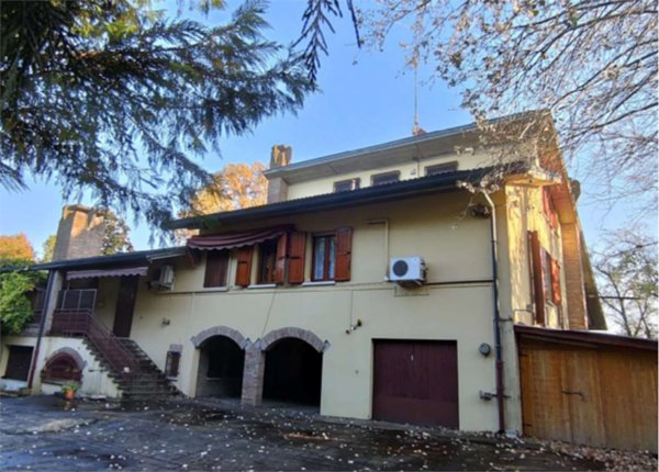 casa indipendente in vendita a Terre del Reno