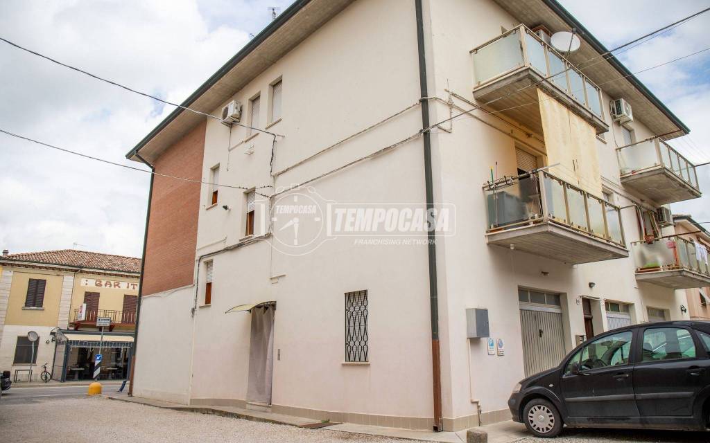 casa indipendente in vendita a Terre del Reno in zona Mirabello