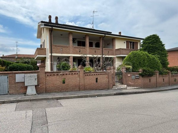 casa indipendente in vendita a Terre del Reno