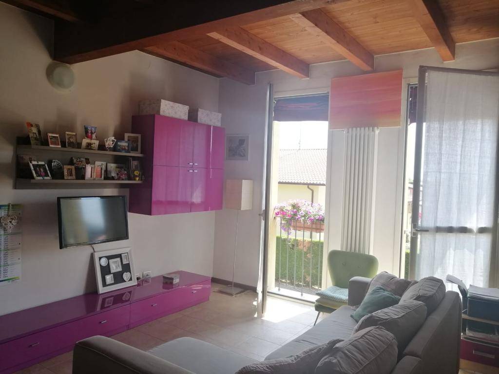 appartamento in vendita a Terre del Reno in zona Mirabello