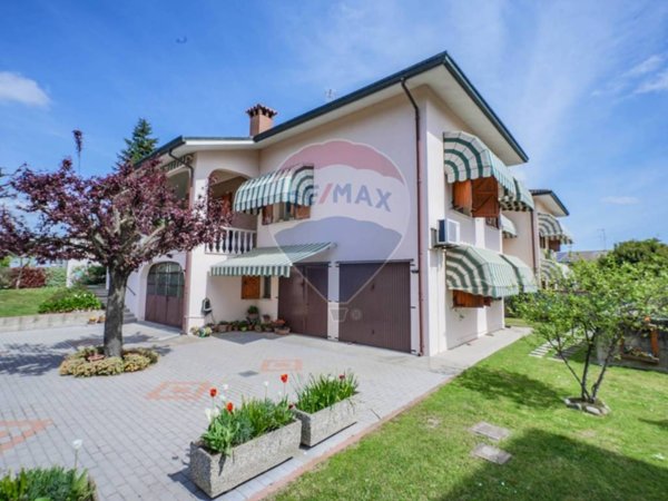 casa indipendente in vendita a Terre del Reno in zona Mirabello