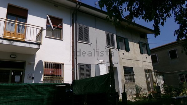 casa indipendente in vendita a Terre del Reno