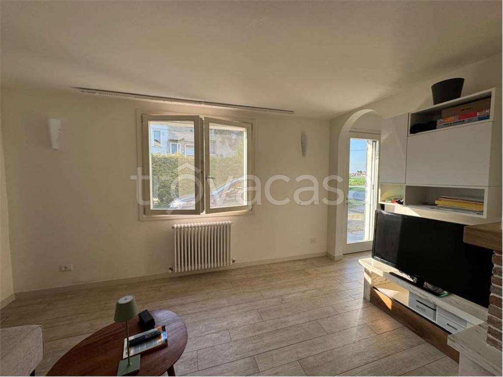 casa indipendente in vendita a Terre del Reno in zona Sant'Agostino