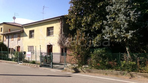 casa indipendente in vendita a Terre del Reno in zona Mirabello