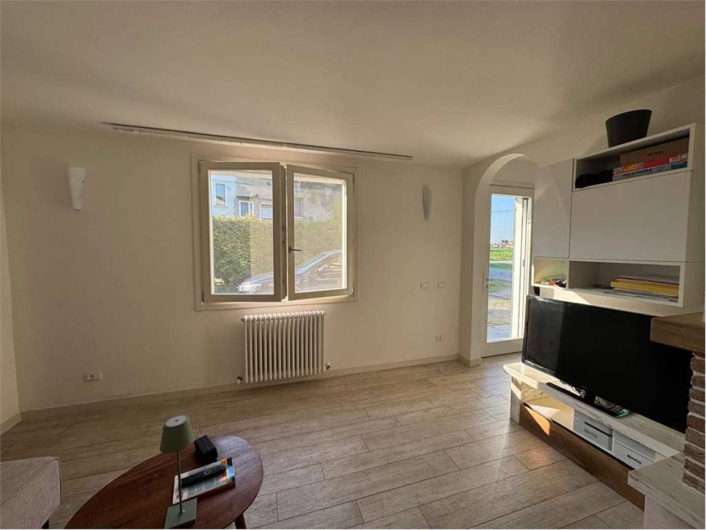 casa indipendente in vendita a Terre del Reno in zona Sant'Agostino