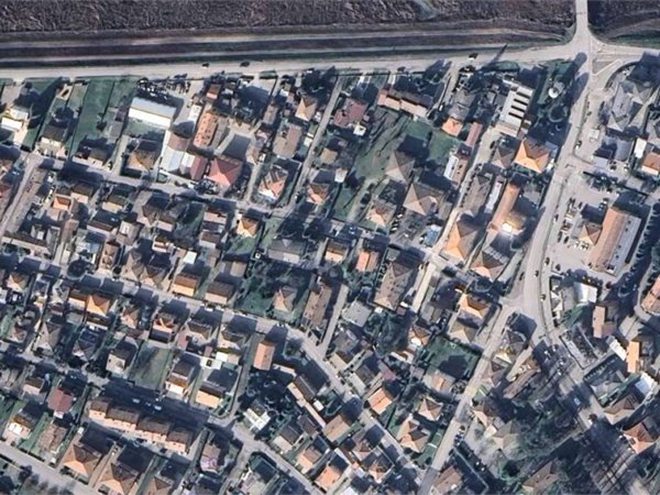 casa indipendente in vendita a Terre del Reno in zona Sant'Agostino