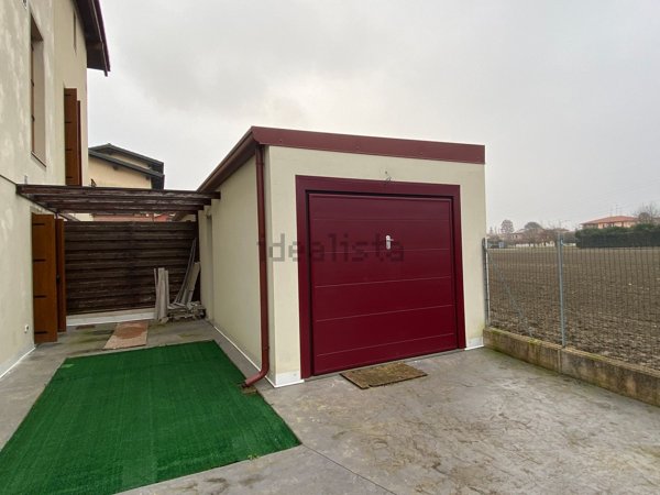 casa indipendente in vendita a Terre del Reno in zona Sant'Agostino