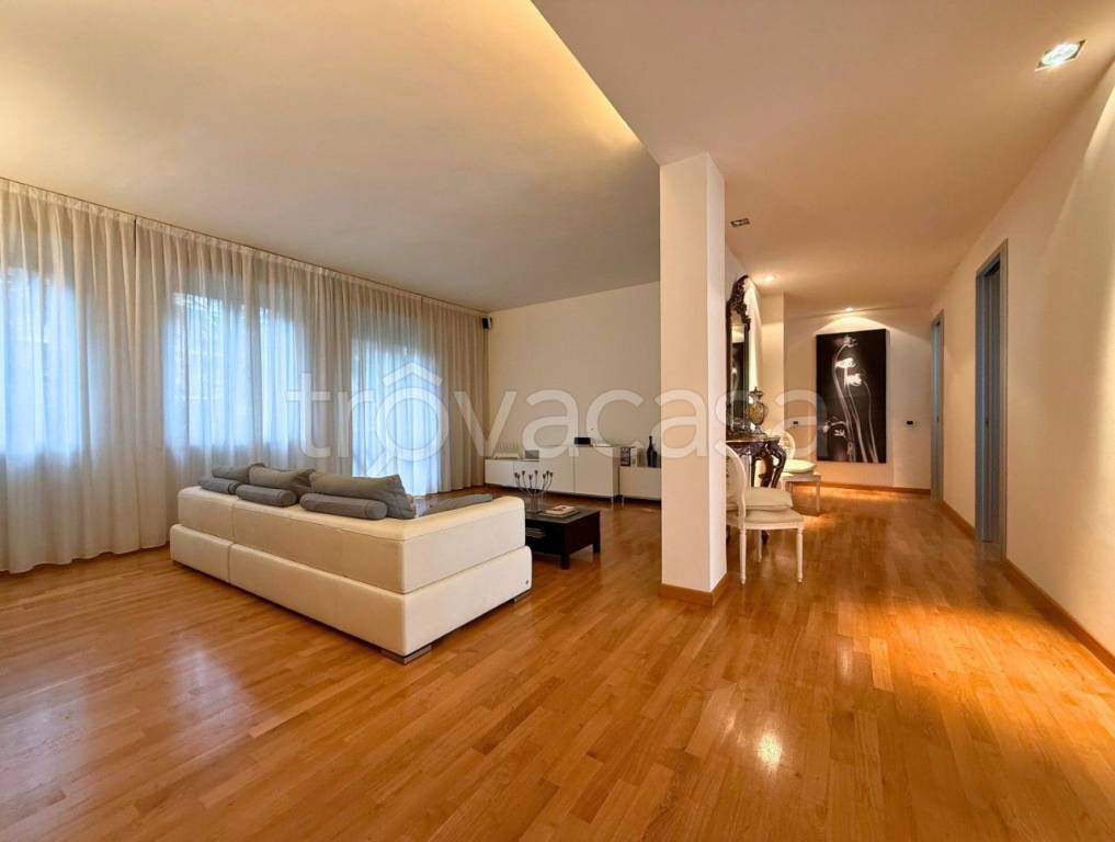 appartamento in vendita a Terre del Reno in zona Mirabello