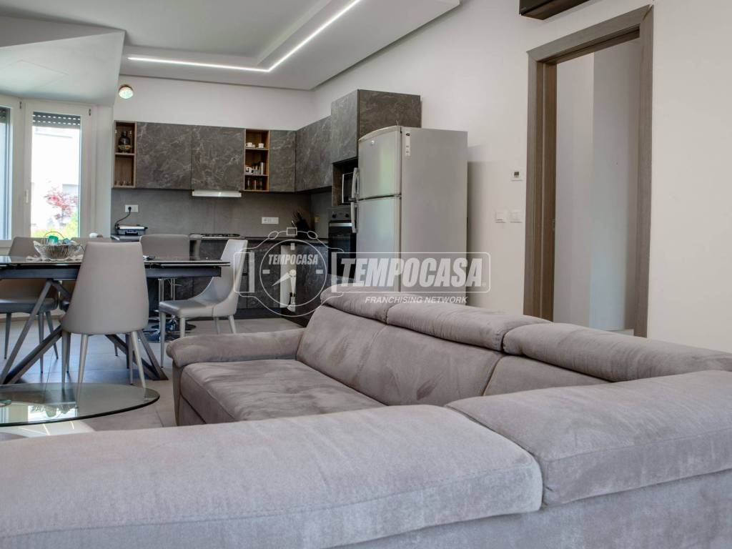 casa indipendente in vendita a Terre del Reno in zona Sant'Agostino