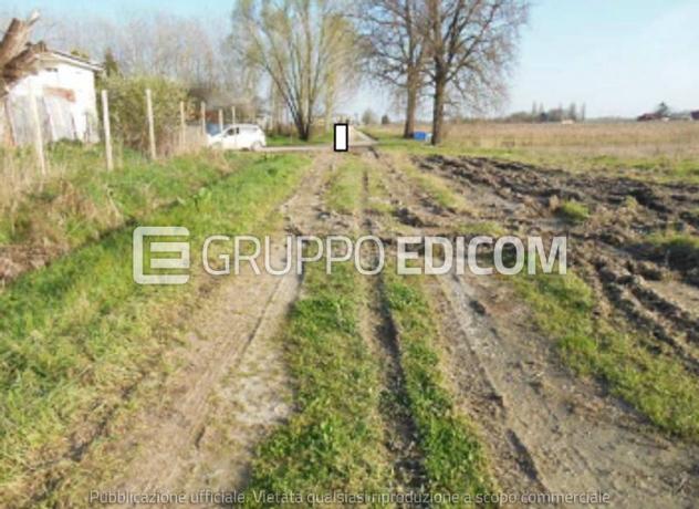 locale di sgombero in vendita a Terre del Reno