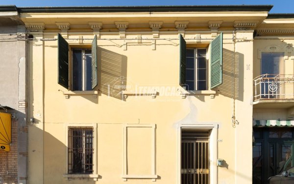 appartamento in vendita a Terre del Reno in zona Mirabello