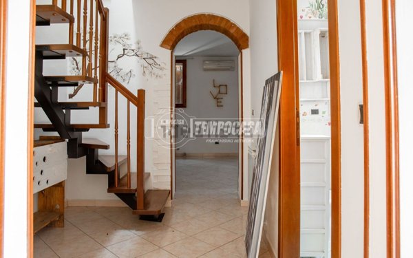 casa indipendente in vendita a Terre del Reno in zona Sant'Agostino