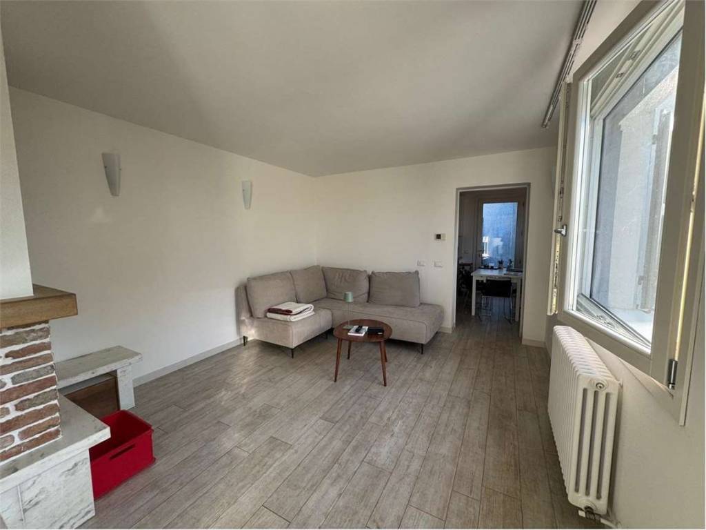 casa indipendente in vendita a Terre del Reno in zona Sant'Agostino