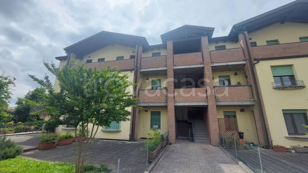 appartamento in vendita a Terre del Reno in zona Sant'Agostino