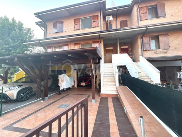 casa indipendente in vendita a Terre del Reno in zona Mirabello