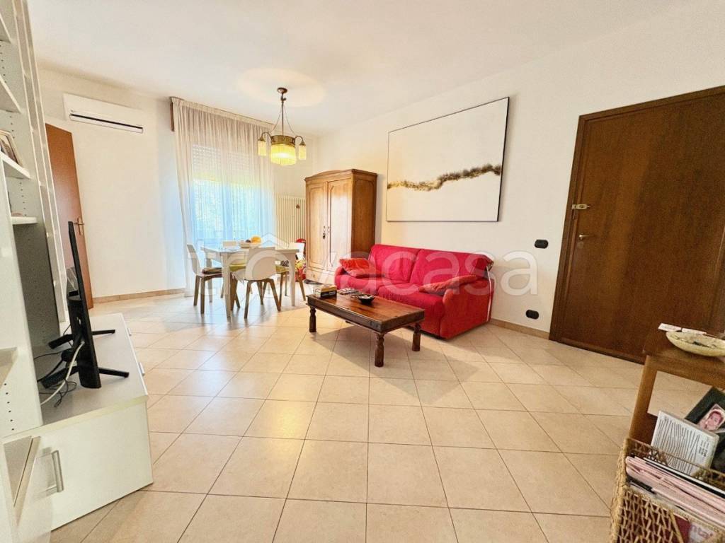 appartamento in vendita a Terre del Reno in zona Mirabello