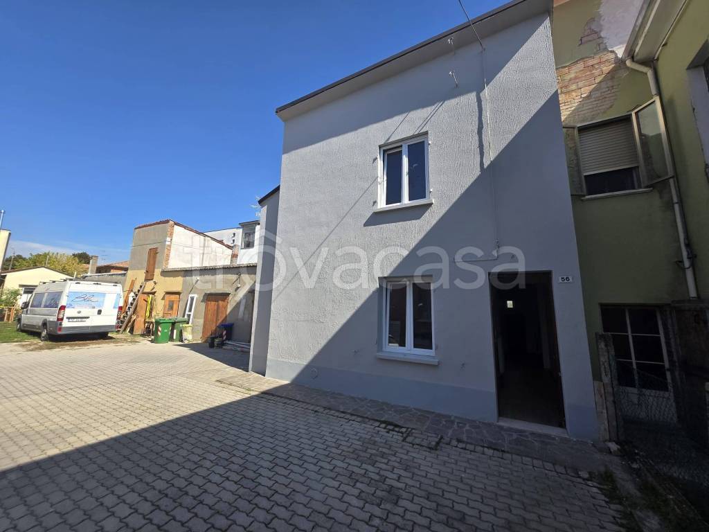 casa indipendente in vendita a Terre del Reno