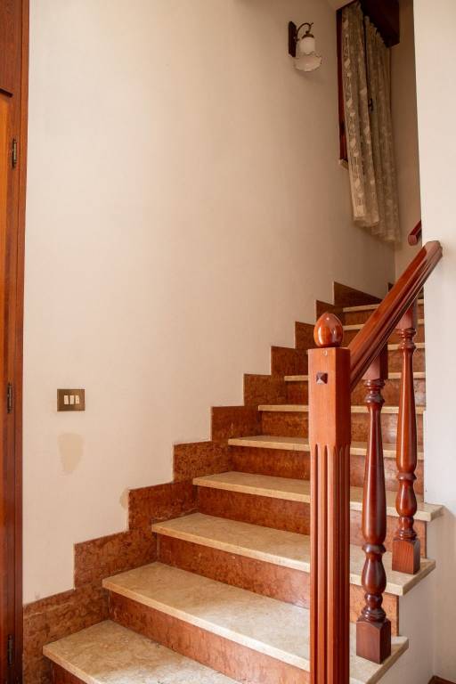 casa indipendente in vendita a Terre del Reno in zona Mirabello