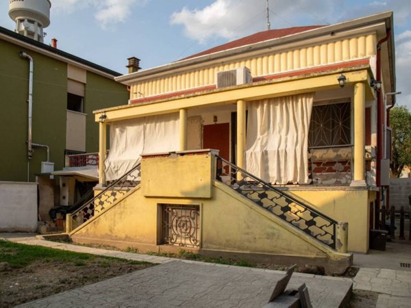 casa indipendente in vendita a Terre del Reno