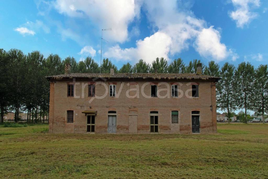 casa indipendente in vendita a Terre del Reno in zona Mirabello