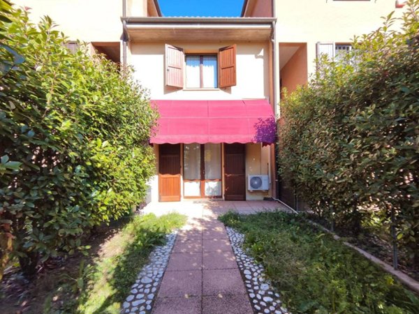 casa indipendente in vendita a Terre del Reno