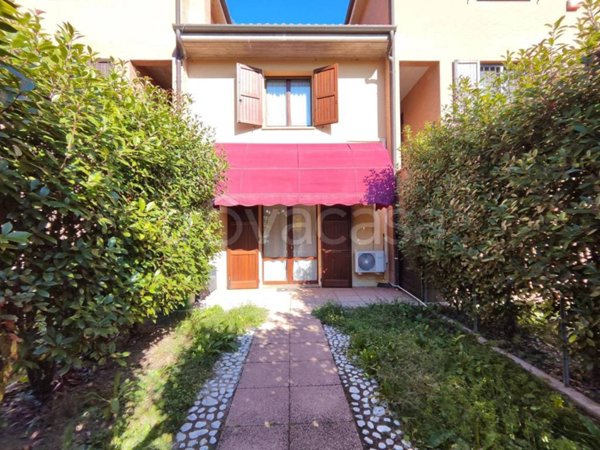 casa indipendente in vendita a Terre del Reno